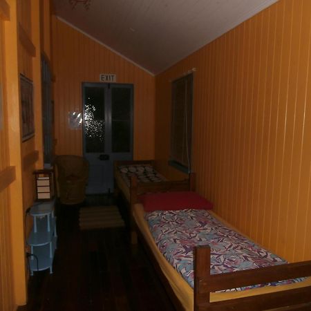 Mango Tourist Hostel Hervey Bay Rum bild